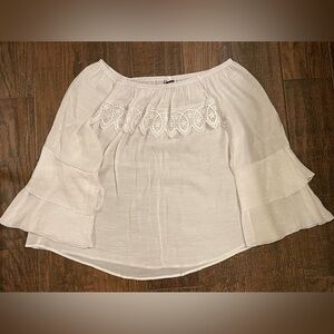 White Off the Shoulder Blouse Size 2X